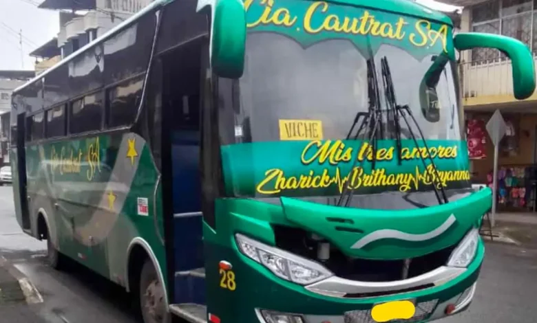 Bus moderno y comodo de Cía. Cautrat