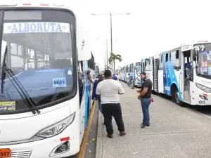 BUSES PARALIZADOS