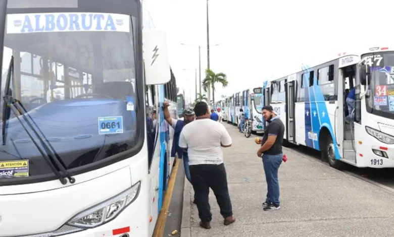 BUSES PARALIZADOS