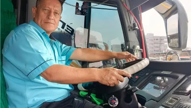 David Duchi al volante de un bus SCANIA