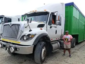 Chofer peruano Wesley Epifanía opina sobre el Megapuerto de Chancay.