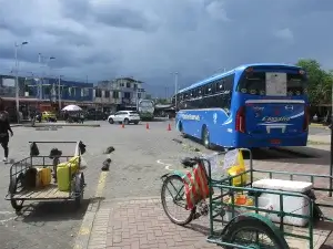 Terminal terrestre desde donde se cubren rutas alejadas.