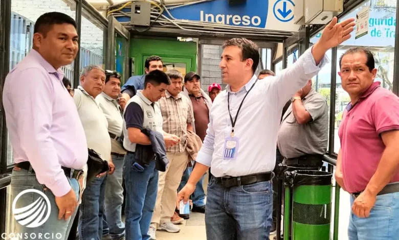 consorcio de Transportistas de Loja recibe visita de directivos de Quito