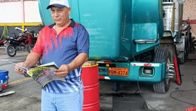Coductor Manuel Rivera en Huaquillas afirma que los peajes no apoyan.