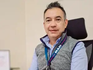 Econ. Raul Andrés Gómez, gerente comercial de Neocamiones