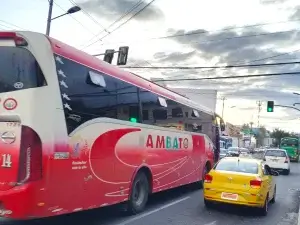 Tráfico en Ambato requiere movilidad organizada