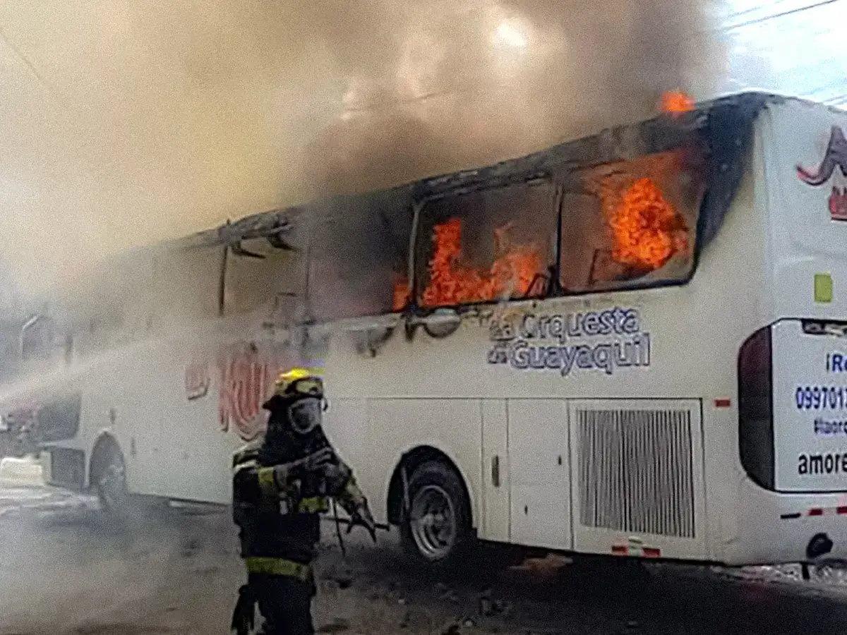 ¿por que se incendian los buses?