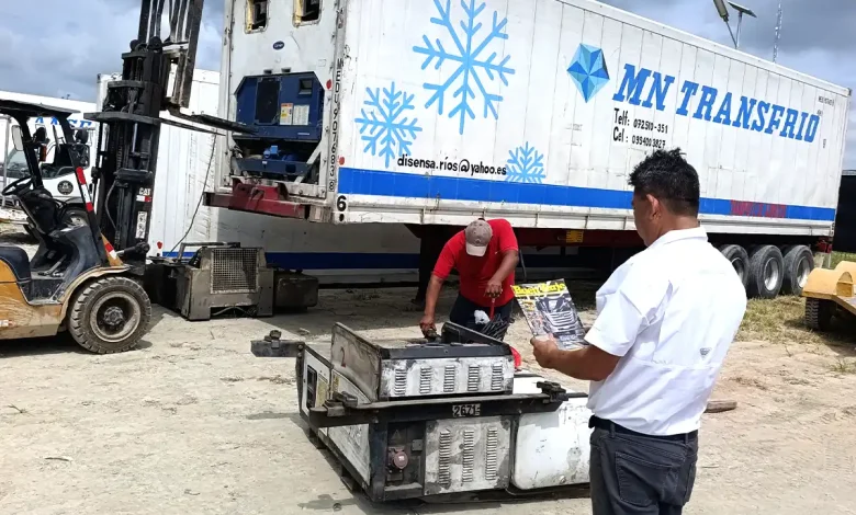 Santiago Rogel trabaja en el transporte de mariscos
