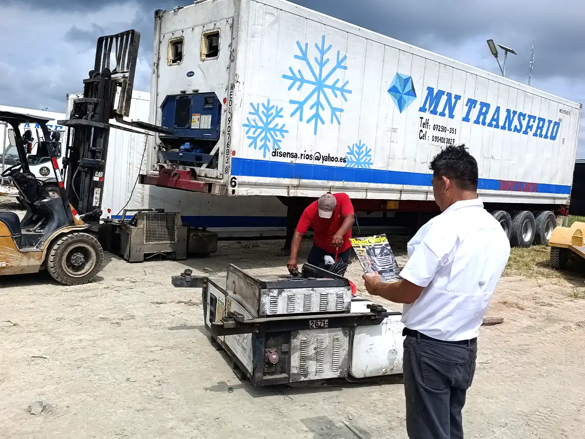 Santiago Rogel trabaja en el transporte de mariscos