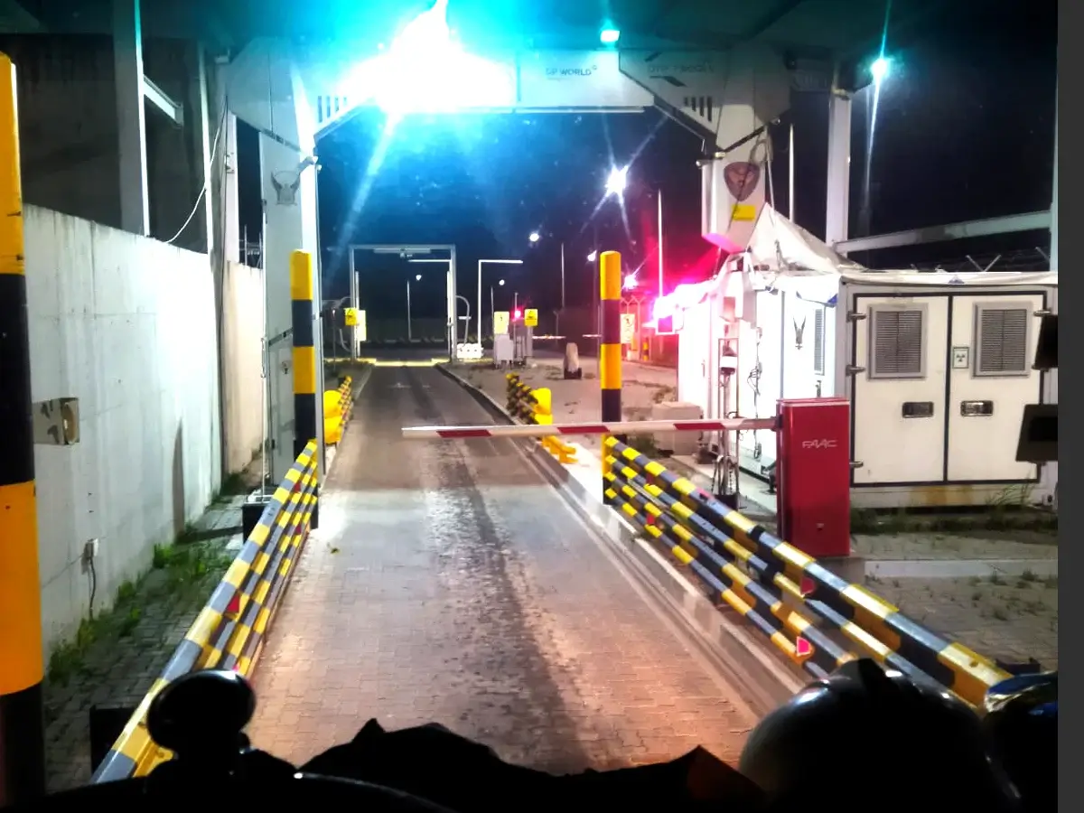 señalización en calle de puertos marítimos