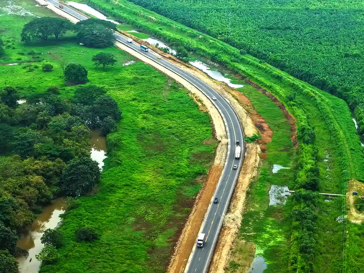Vía E25 que pasa por Babahoyo