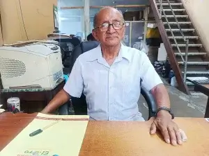 Samuel Leopoldo Rivera en su imprenta