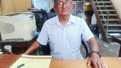 Samuel Leopoldo Rivera en su imprenta