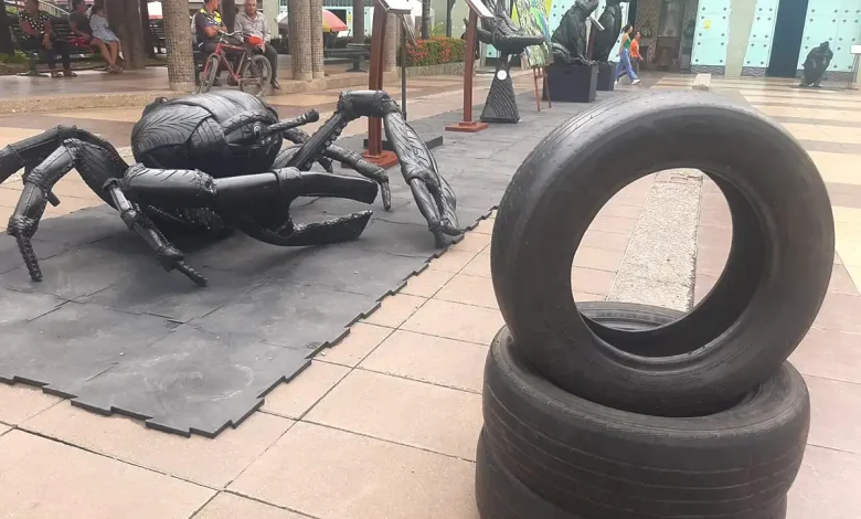 Esculturas de caucho reciclado