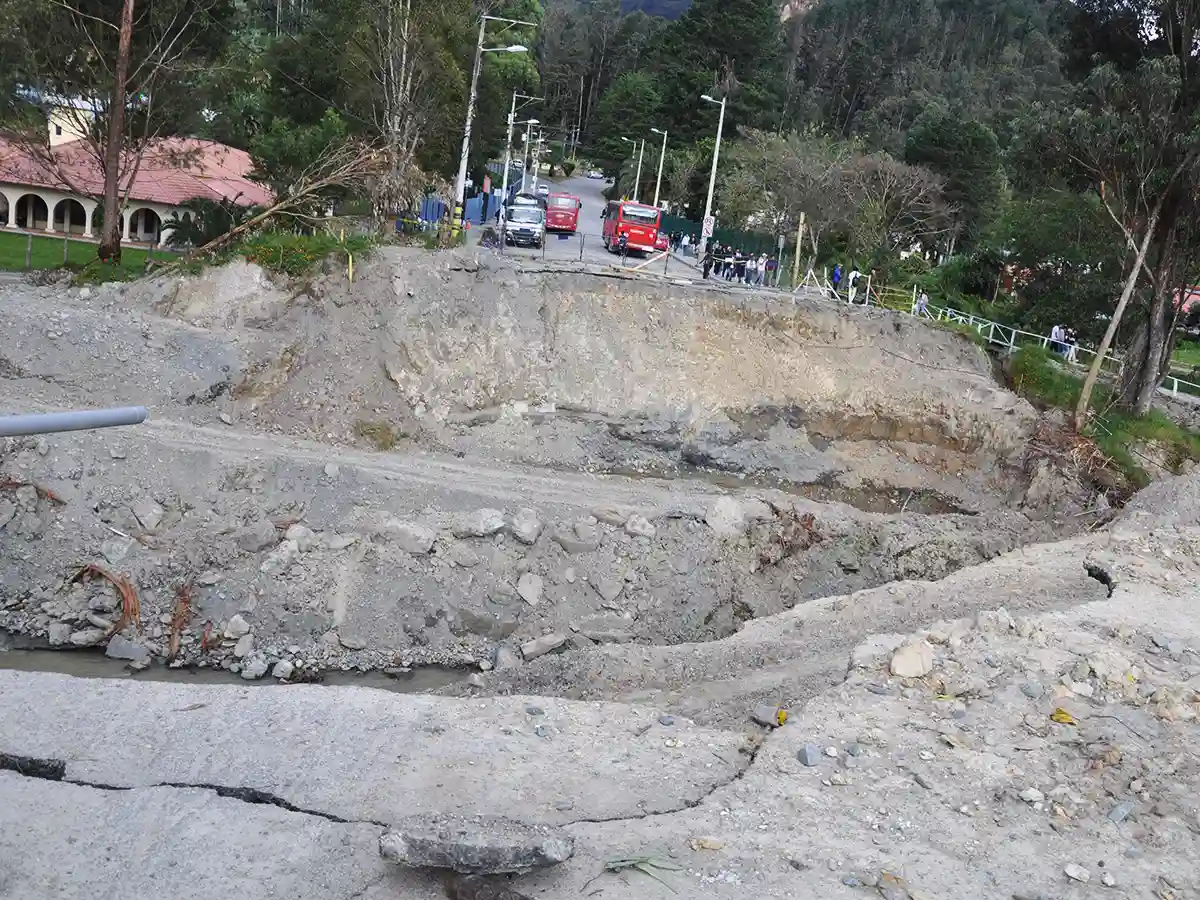 Loja: puente colapsó en Loja