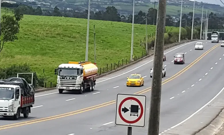 Vehículos en vía Panamericana