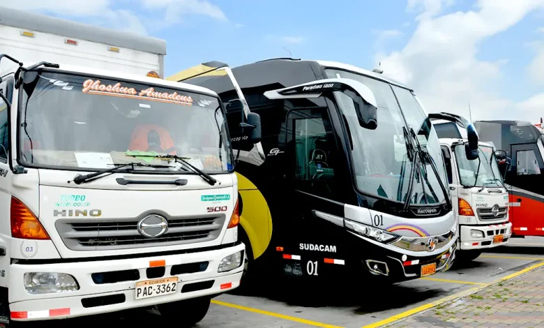 Buses y camiones de servicio público