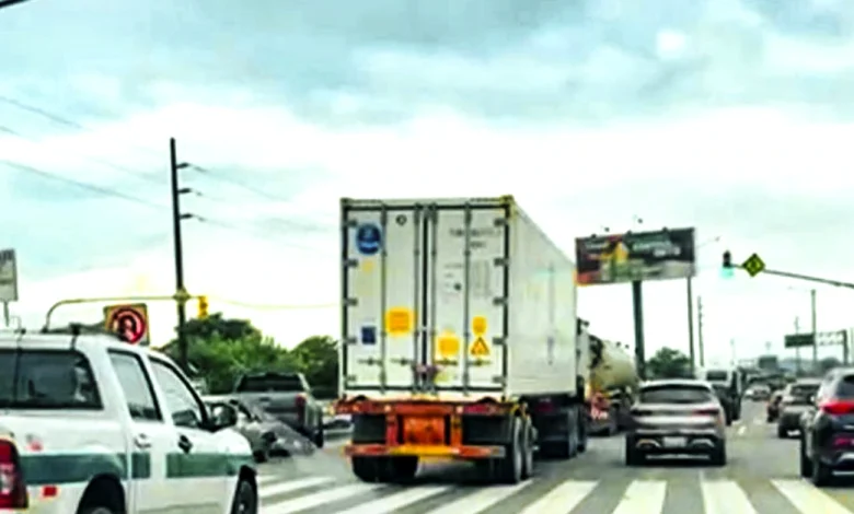 Tráfico en Av. Febres Cordero