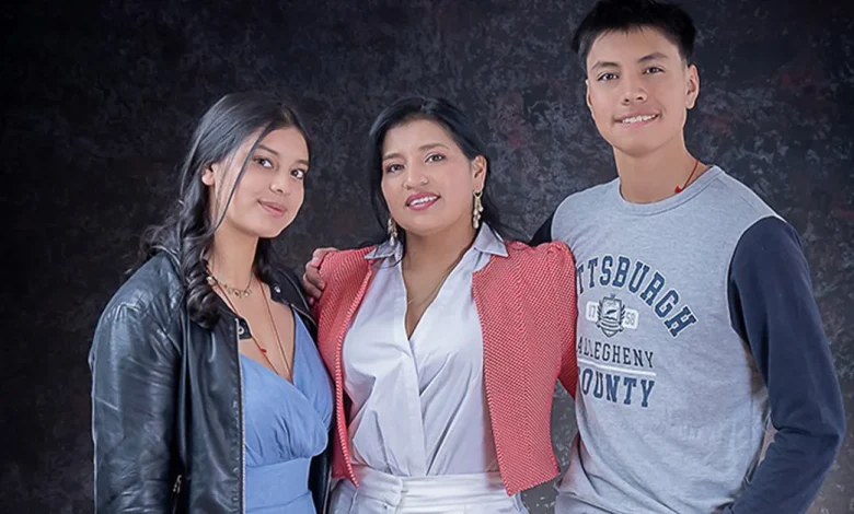 Lady Jácome junto a sus hijos