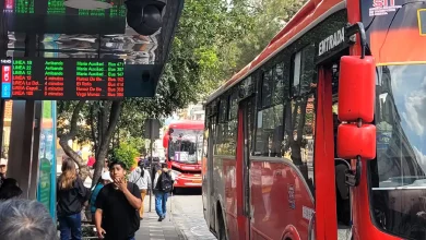 Letreros informativos en las paradas inteligentes