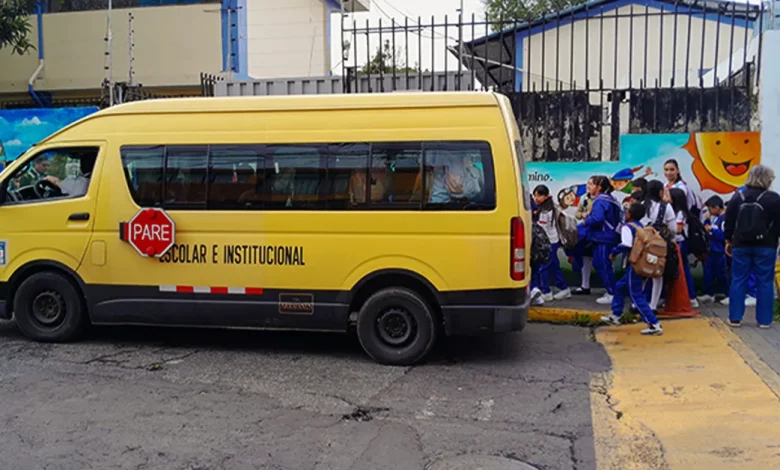 Servicio escolar comercial