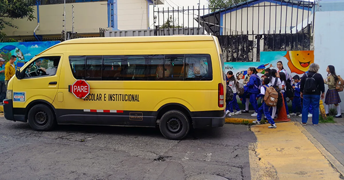 Servicio escolar comercial