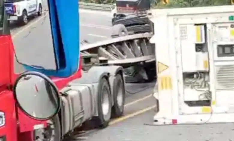 El chasís se torció al virarse el contenedor