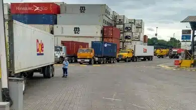 Patios de los puertos marítimos