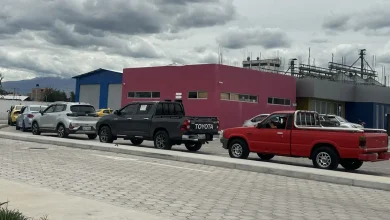 Vehículos en la fila para la RTV