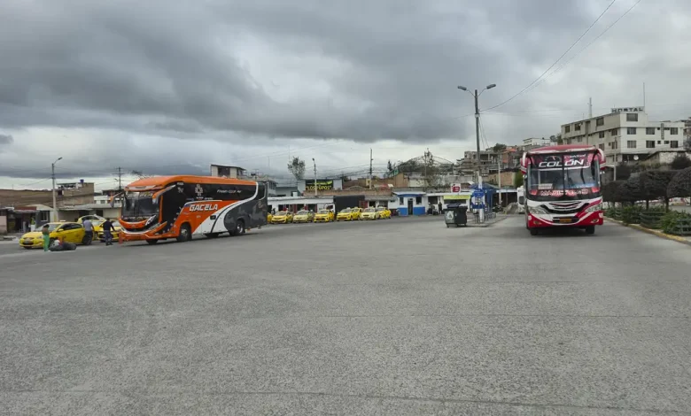 Cinco horas de Tulcán a Quito por exceso de frecuencias
